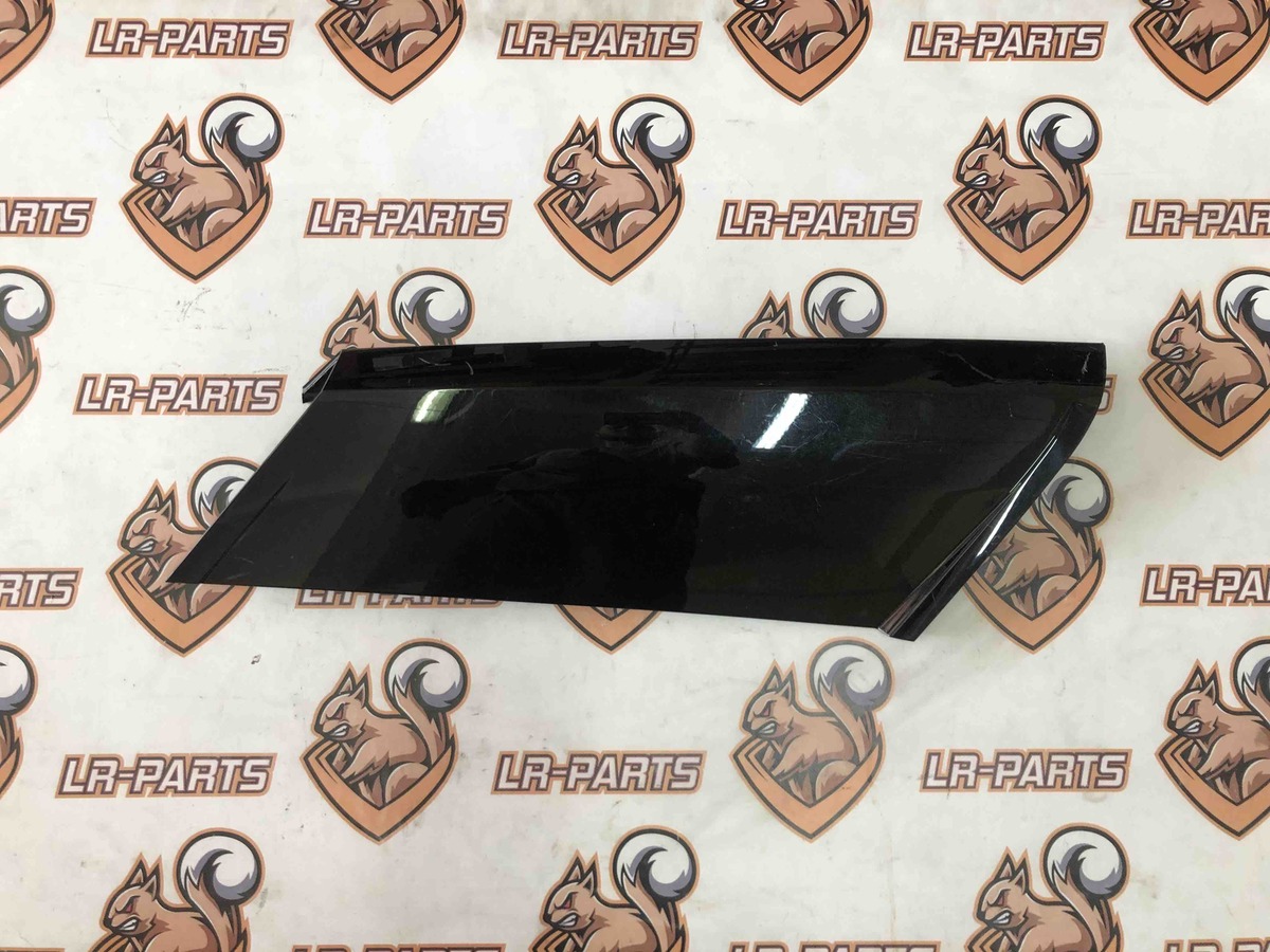 LR076491 Накладка  задней стойки наружняя левая Range Rover L405 (2013-2021) Б/У